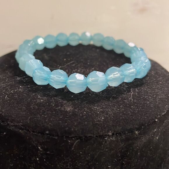 4” aquamarine colored beaded stretch bracelet - Picture 5 of 9
